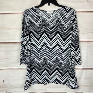 Rue JuJu Top Women S Black White Chevron Print 3/4 Sleeve Knit Tunic Scoop Neck
